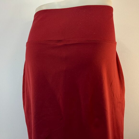 Chic Women's Burgundy Modest Skirt with Leggings - Size 12 - Picture 5 of 6